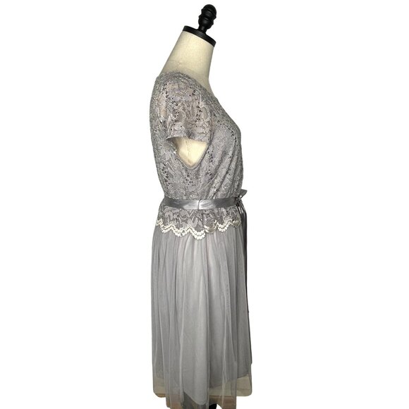 1950's VINTAGE 6 Stretch Lace Tulle Fit & Flare Midi Dres Sequin Gray Silver EUC - Picture 3 of 12